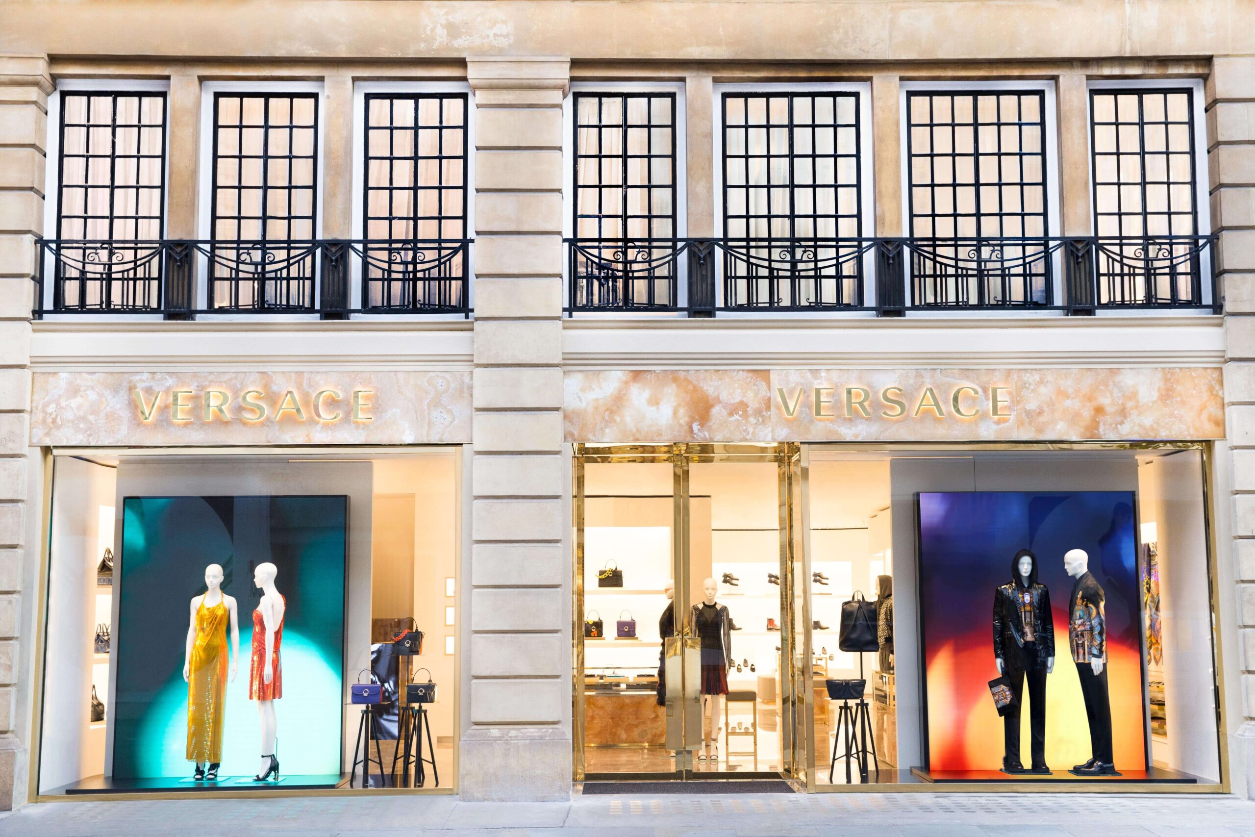 Louis Vuitton opens renovated store in Sloane Street, London - The