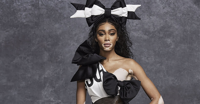 Moschino: Pre-Fall 2021 - 10 Magazine