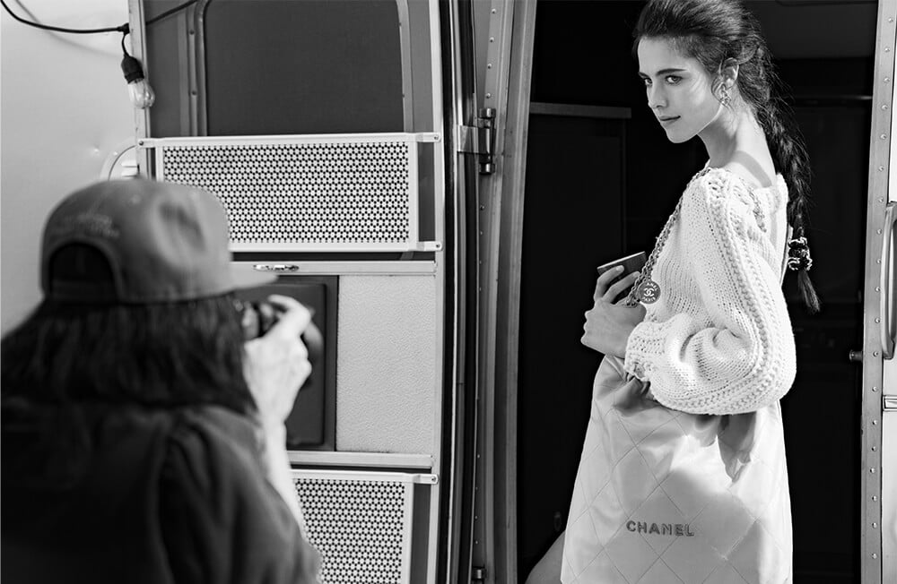 Head Behind The Scenes Of Chanel's 22 Bag Campaign - 10 Magazine