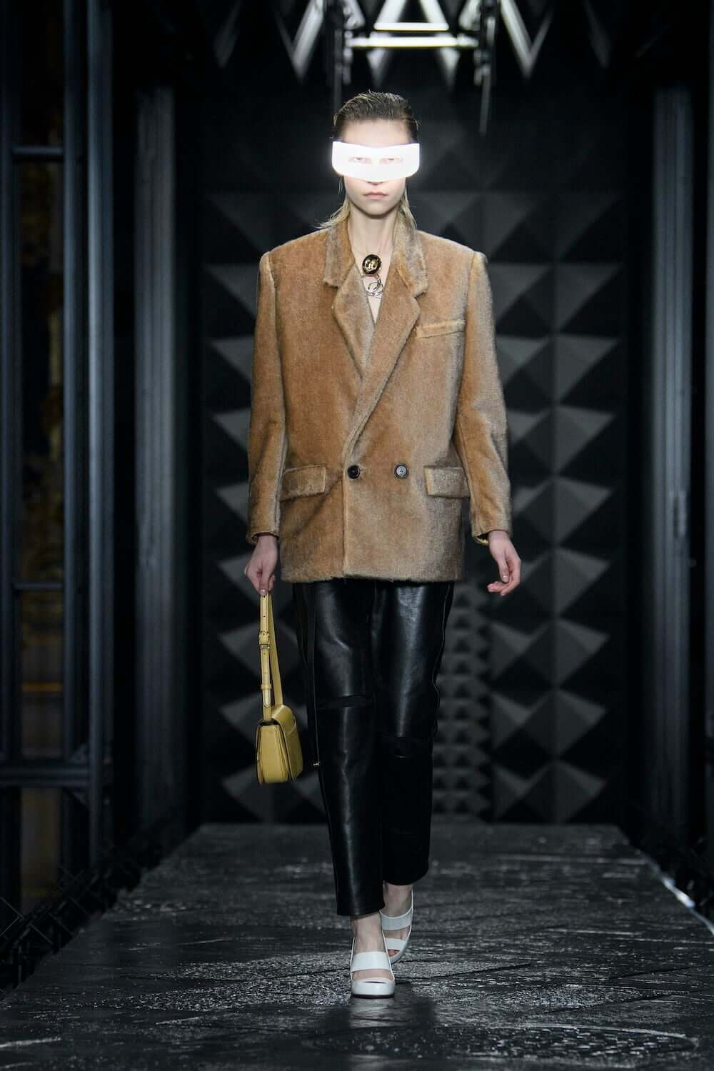 linda on X: This Louis Vuitton aw23 bag is such a standout   / X