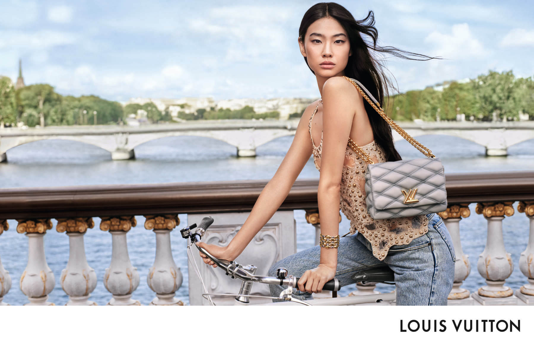 Louis Vuitton on X: Feminine and masculine codes combine. Peggy