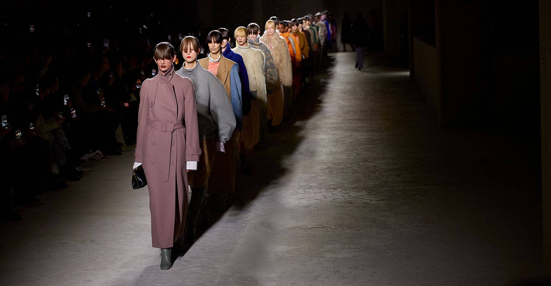 Dries Van Noten: Ready-To-Wear AW24 - 10 Magazine Dries Van Noten: Ready-To-Wear AW24 - 10 Magazine