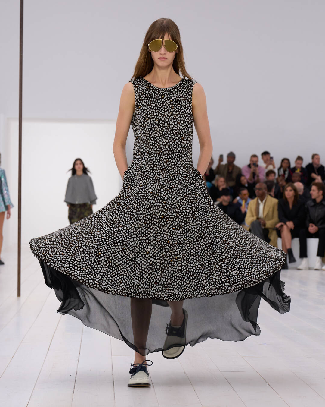 Loewe: Ready-To-Wear SS25 - 10 Magazine