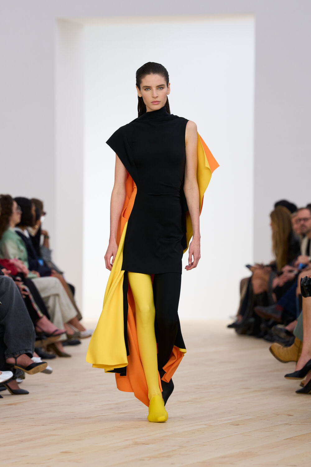 Loewe: Ready-To-Wear SS26 - 10 Magazine