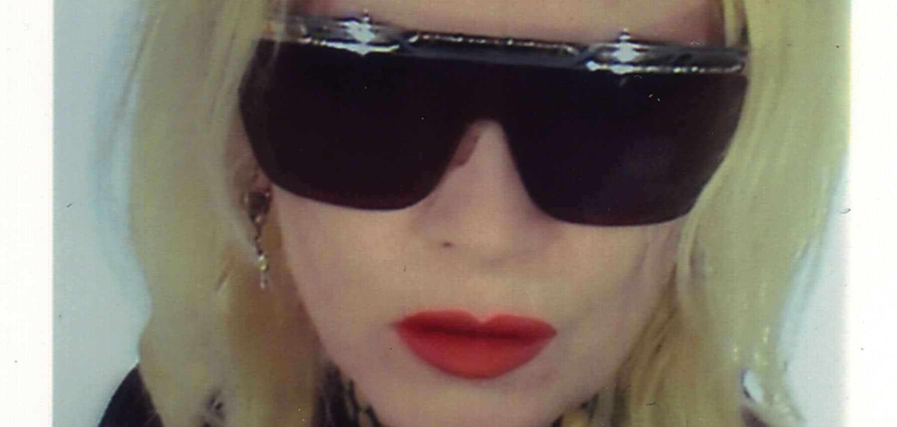 BREAKING: Legendarische modeontwerper Pam Hogg is overleden