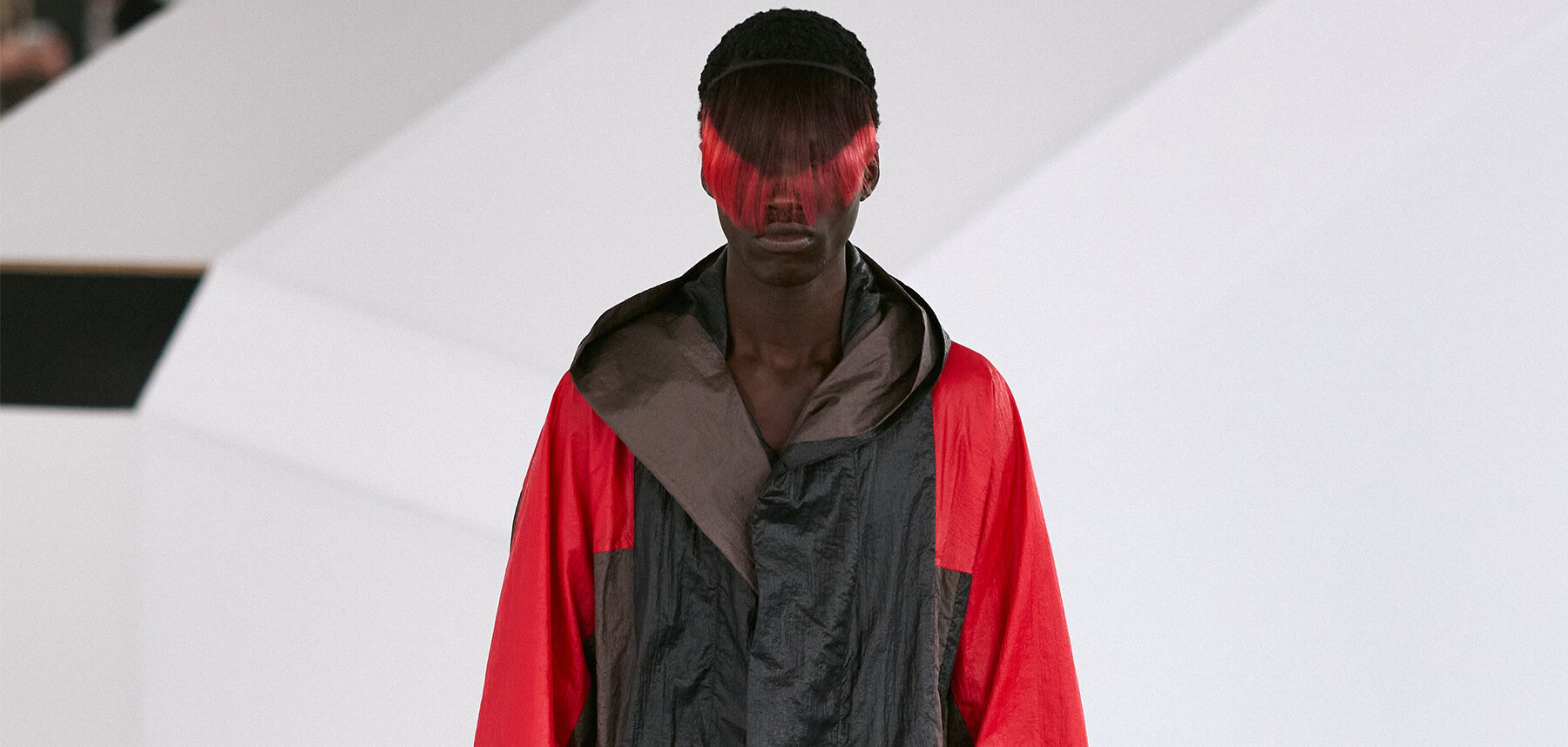 Kiko Kostadinov: Herenkleding AW26 – 10 Tijdschrift