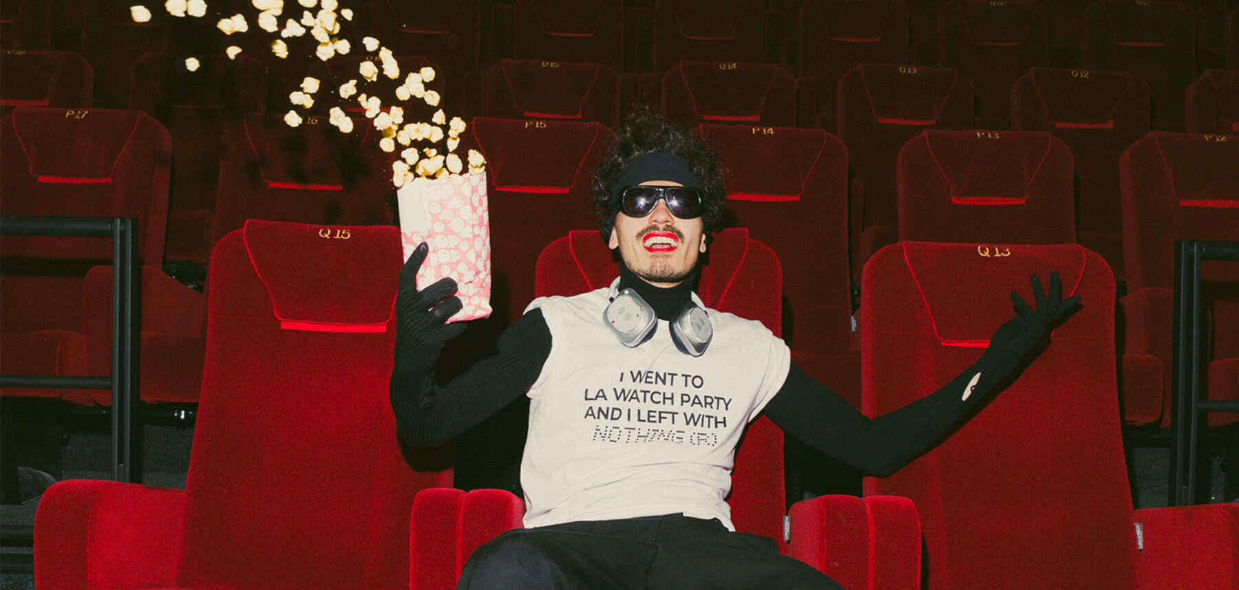 Tien verlangens: Guess Jeans houdt ons aan het raden, Max Mara’s kunstprijs gaat naar het buitenland en meer!