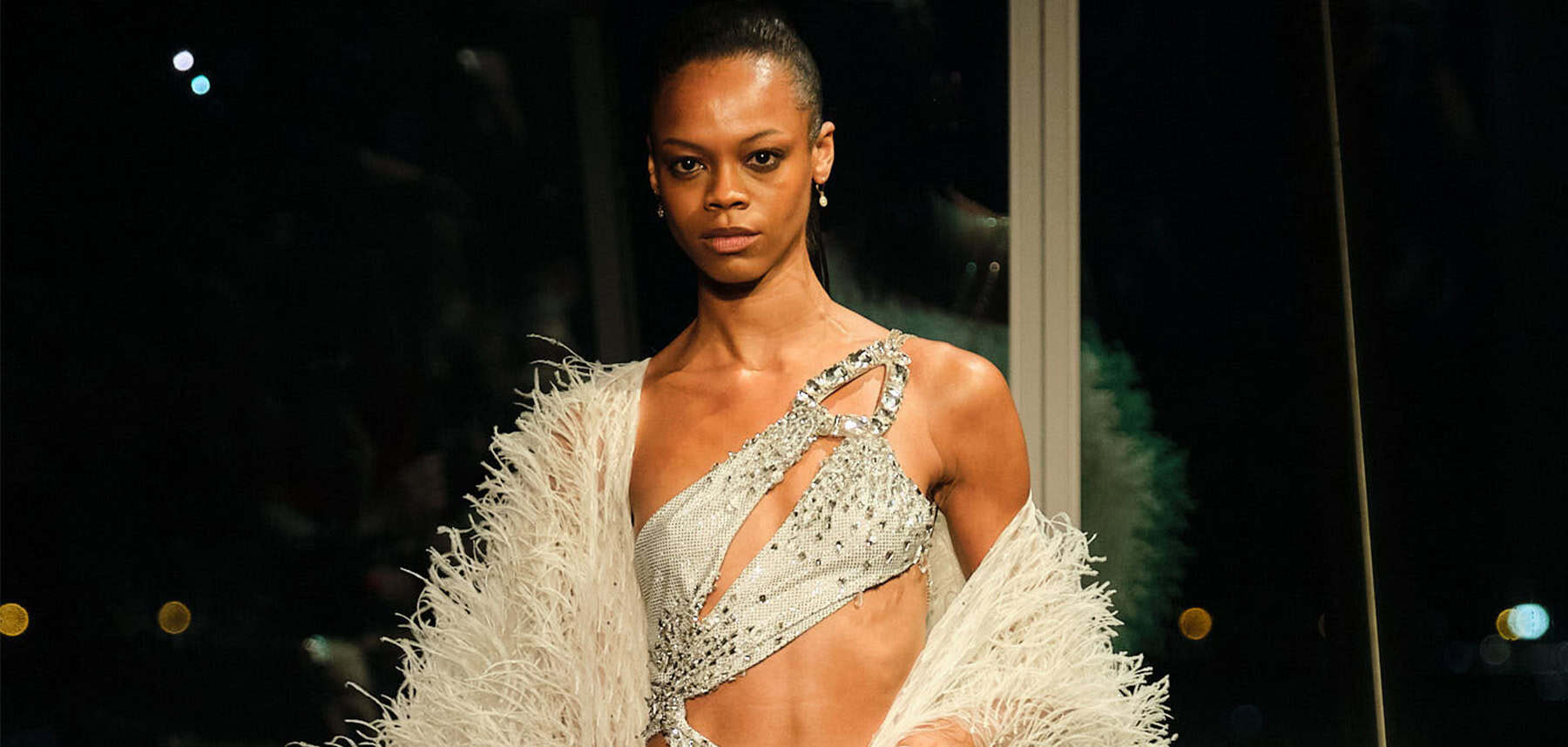 Julien MacDonald: Confectiekleding AW26 – 10 Tijdschrift