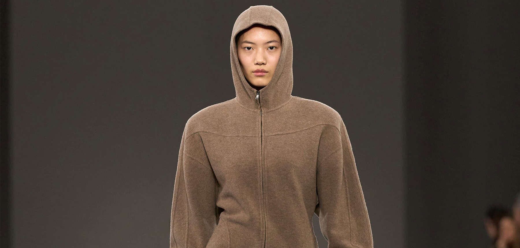 Max Mara: confectiekleding AW26 – 10 tijdschrift