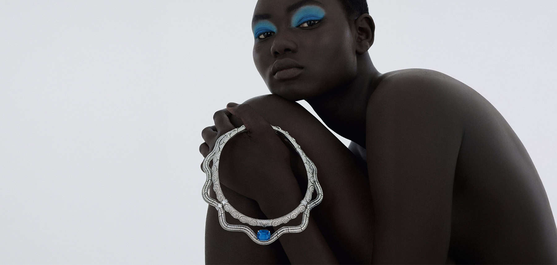 Ateta Jok Deng schittert in de beste hoge sieraden van dit seizoen