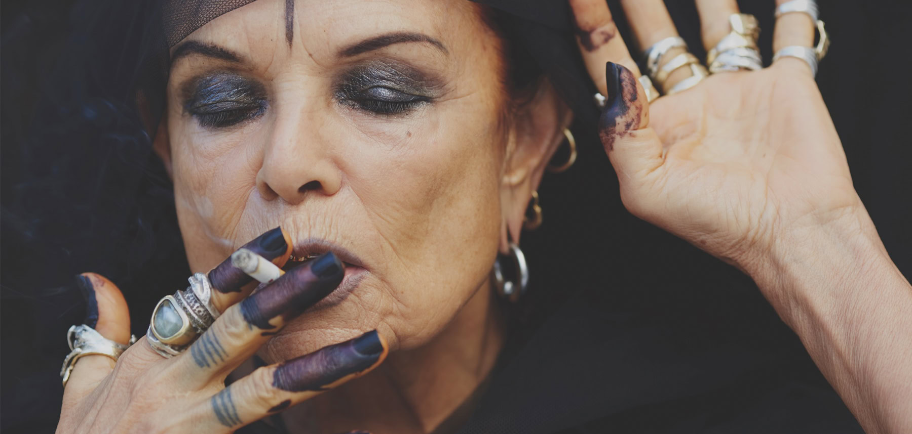 Kijk terug naar ons interview met Michèle Lamy terwijl ze een Lifetime Achievement Award wint