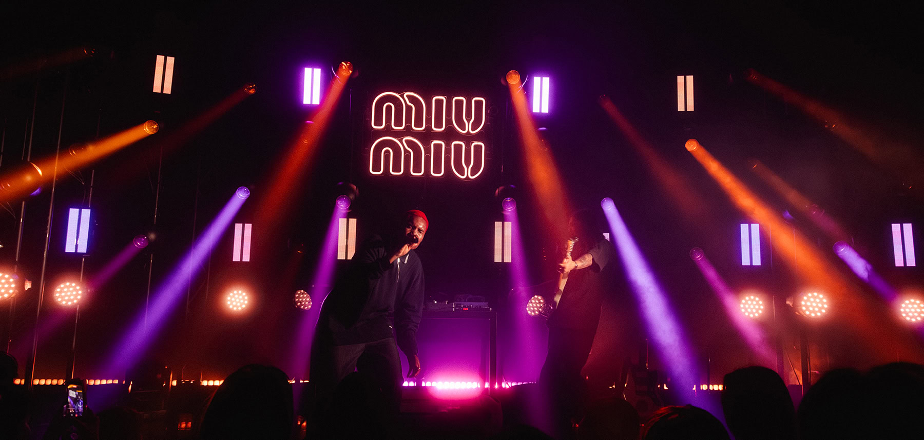 Ten Craves: Miu Miu’s Japanse jazzclub, Guess USA werkt samen met August Barron en meer!